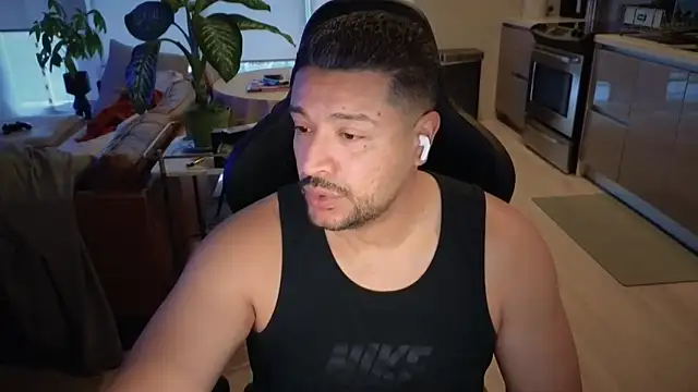 HungandThickLatin online show from September 27, 2:22 pm