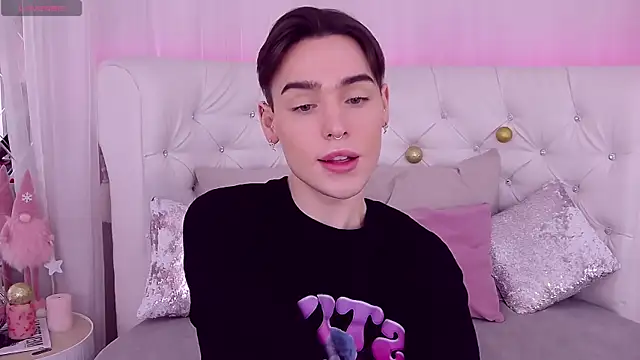 Snapshot of RobbyCharming chatting on December 23, 6:58 pm RobbyCharming online show from December 23, 6:58 pm