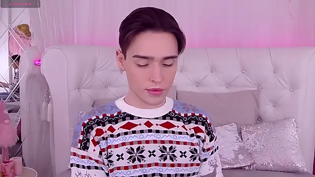 Snapshot of RobbyCharming chatting on December 29, 7:53 pm RobbyCharming online show from December 29, 7:53 pm