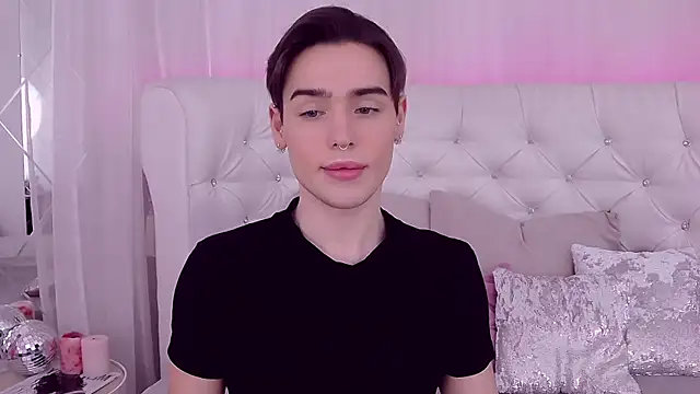 Snapshot of RobbyCharming chatting on January 17, 7:49 pm RobbyCharming online show from January 17, 7:49 pm