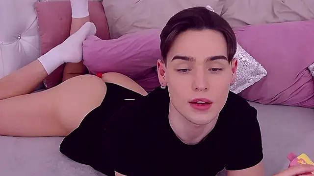 Snapshot of RobbyCharming chatting on January 25, 1:54 am RobbyCharming online show from January 25, 1:54 am