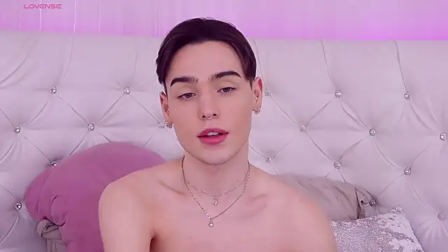 Snapshot of RobbyCharming chatting on January 31, 10:52 pm RobbyCharming online show from January 31, 10:52 pm