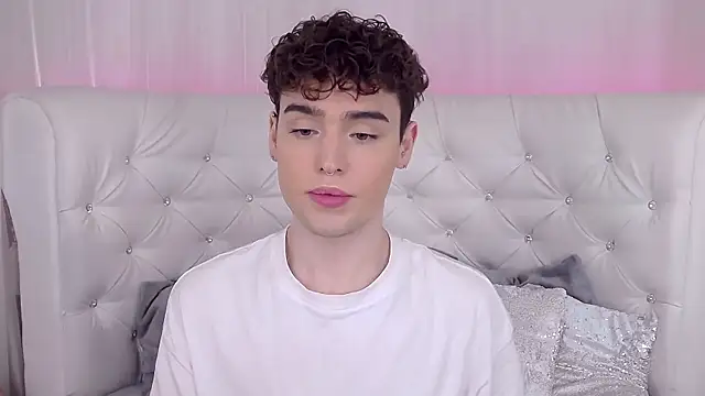 Snapshot of RobbyCharming chatting on October 4, 4:21 am RobbyCharming online show from October 4, 4:21 am
