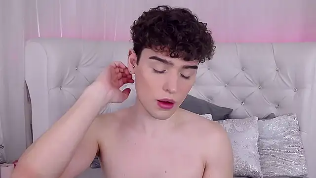 Snapshot of RobbyCharming chatting on October 19, 3:51 am RobbyCharming online show from October 19, 3:51 am