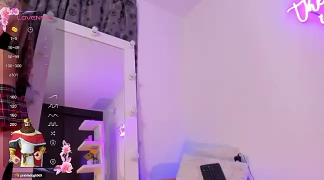 Snapshot of dana_montana_ chatting on December 13, 11:23 am dana montana online show from December 13, 11:23 am