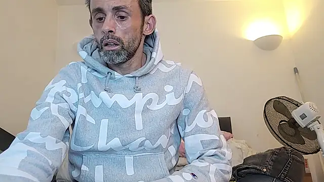 uk-bobbie-uk online show from November 26, 1:45 pm