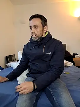 uk-bobbie-uk online show from November 30, 3:38 pm