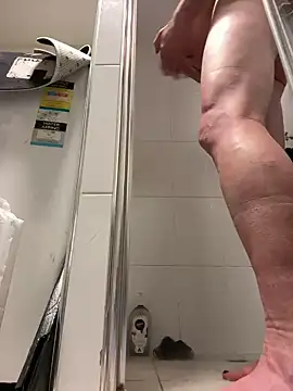 Snapshot of OSIRlS chatting on October 4, 12:14 pm OSIRlS online show from October 4, 12:14 pm