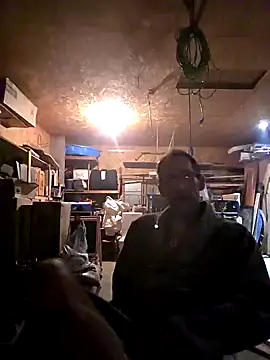 Snapshot of Laying_Sooner chatting on November 8, 7:08 am Laying Sooner online show from November 8, 7:08 am