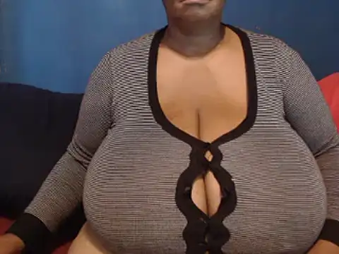 Snapshot of CUTEFIRMMELONSS chatting on February 16, 5:48 am CUTEFIRMMELONSS online show from February 16, 5:48 am