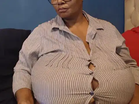 Snapshot of CUTEFIRMMELONSS chatting on February 18, 12:06 pm CUTEFIRMMELONSS online show from February 18, 12:06 pm