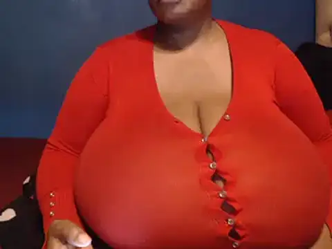 Snapshot of CUTEFIRMMELONSS chatting on February 19, 1:18 am CUTEFIRMMELONSS online show from February 19, 1:18 am