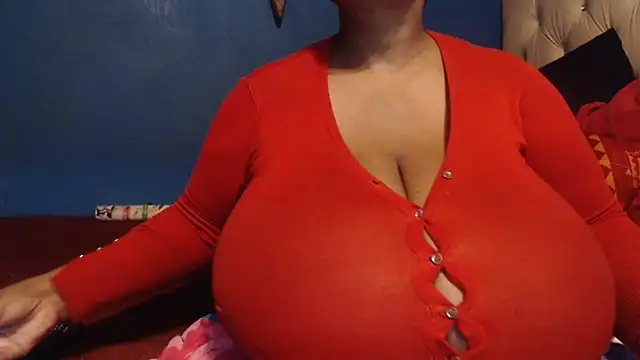 Snapshot of CUTEFIRMMELONSS chatting on February 21, 8:38 pm CUTEFIRMMELONSS online show from February 21, 8:38 pm