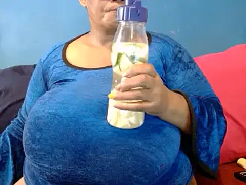 Snapshot of CUTEFIRMMELONSS chatting on March 5, 8:54 am CUTEFIRMMELONSS online show from March 5, 8:54 am