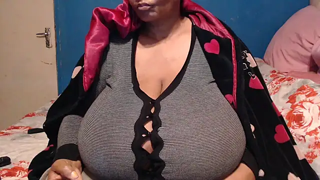 Snapshot of CUTEFIRMMELONSS chatting on September 29, 10:14 pm CUTEFIRMMELONSS online show from September 29, 10:14 pm