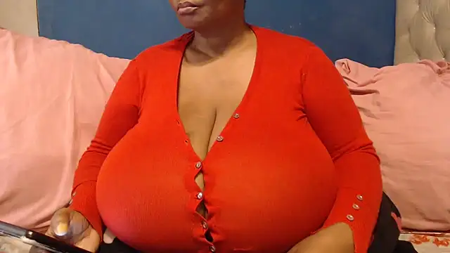 Snapshot of CUTEFIRMMELONSS chatting on October 2, 9:38 am CUTEFIRMMELONSS online show from October 2, 9:38 am