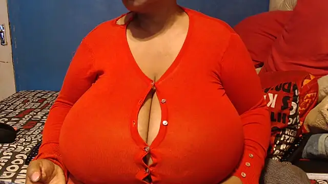 Snapshot of CUTEFIRMMELONSS chatting on November 16, 4:12 pm CUTEFIRMMELONSS online show from November 16, 4:12 pm