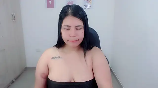 Snapshot of Youlittlepervertt_ chatting on December 14, 5:03 pm Youlittlepervertt online show from December 14, 5:03 pm