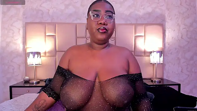 Snapshot of Darnellqueen chatting on February 22, 3:56 am Darnellqueen online show from February 22, 3:56 am