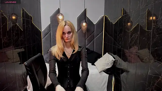 SaraSubtlety online show from September 19, 1:34 pm