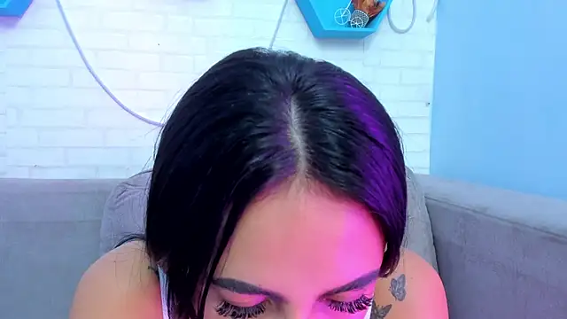 Snapshot of Helenn_monroy1 chatting on February 26, 11:09 am Helenn monroy1 online show from February 26, 11:09 am