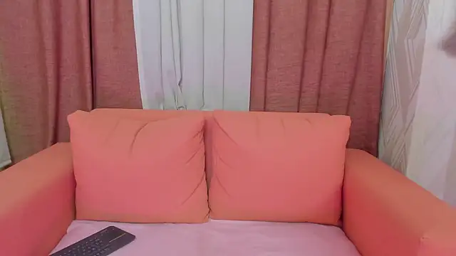 Snapshot of lara_murphy chatting on February 8, 7:16 pm lara murphy online show from February 8, 7:16 pm