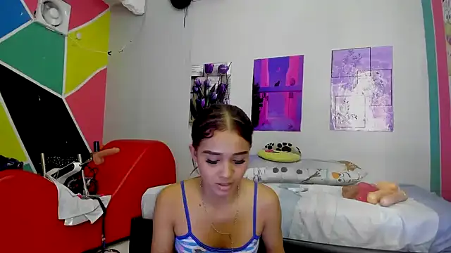 MarianaManzur online show from January 30, 8:10 pm