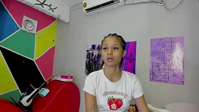 MarianaManzur online show from March 8, 1:36 pm