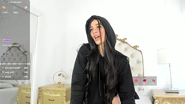 Valentina Ross  online show from February 7, 3:30 pm