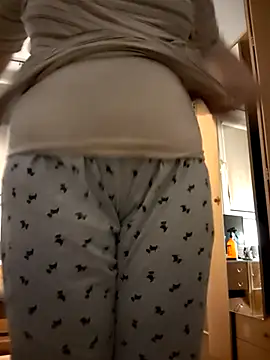 Snapshot of She-devilx chatting on November 11, 9:59 pm She-devilx online show from November 11, 9:59 pm