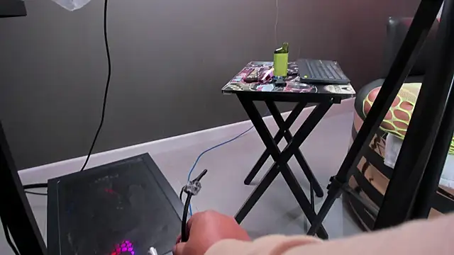 miss sweett online show from April 13, 6:13 pm