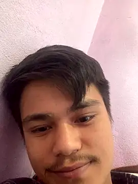 Hullax online show from October 31, 3:07 am