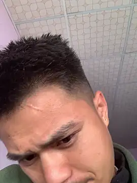 Hullax online show from February 17, 2:30 am