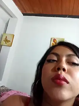 Snapshot of leah_passion chatting on September 18, 9:17 pm leah passion online show from September 18, 9:17 pm