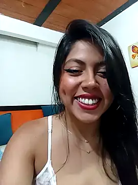 Snapshot of leah_passion chatting on October 23, 8:51 pm leah passion online show from October 23, 8:51 pm