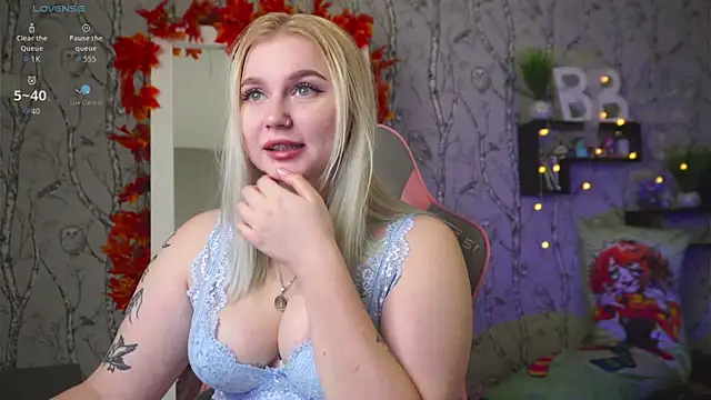 Moon Valkyrie online show from October 7, 8:55 am