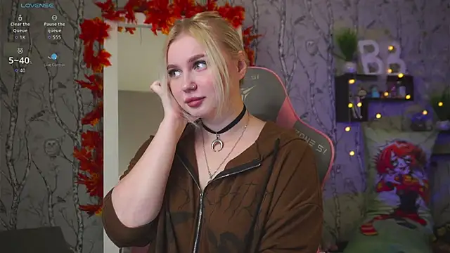 Moon Valkyrie online show from October 10, 8:02 am