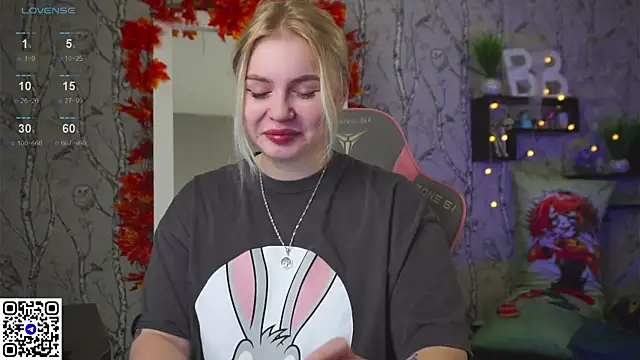 Moon Valkyrie online show from October 14, 9:10 am