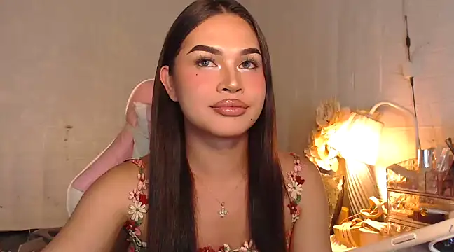 Snapshot of Ashely_Lewis chatting on January 12, 1:05 pm Ashely Lewis online show from January 12, 1:05 pm