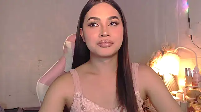 Snapshot of Ashely_Lewis chatting on February 2, 10:02 am Ashely Lewis online show from February 2, 10:02 am