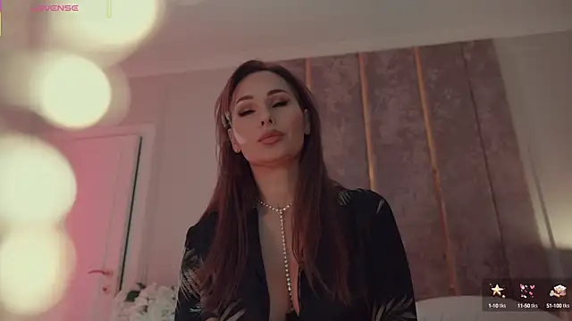 MilaDYstarlight online show from October 19, 8:20 pm