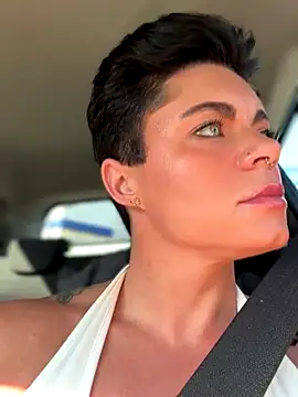 Snapshot of LukeLouHarvey chatting on September 11, 8:58 am LukeLouHarvey online show from September 11, 8:58 am