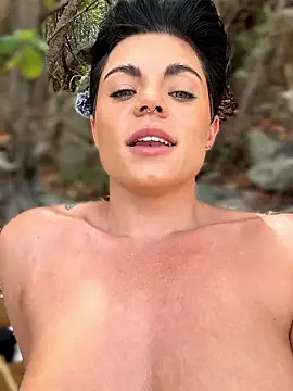 Snapshot of LukeLouHarvey chatting on September 25, 5:00 am LukeLouHarvey online show from September 25, 5:00 am