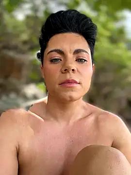 Snapshot of LukeLouHarvey chatting on October 15, 5:51 am LukeLouHarvey online show from October 15, 5:51 am