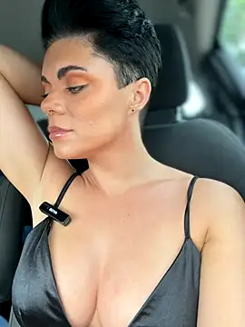 Snapshot of LukeLouHarvey chatting on November 22, 7:18 am LukeLouHarvey online show from November 22, 7:18 am