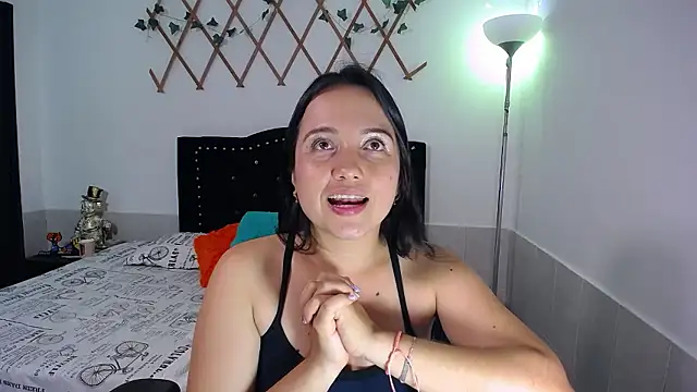 naughty girl 4u online show from January 8, 9:06 pm