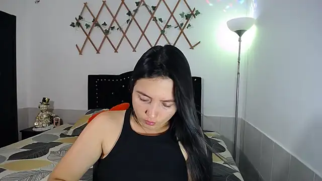 naughty girl 4u online show from February 18, 9:11 pm