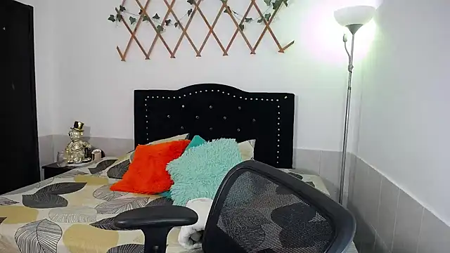 naughty girl 4u online show from February 23, 10:29 pm