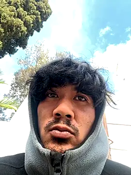 juniiorre online show from November 19, 11:10 am