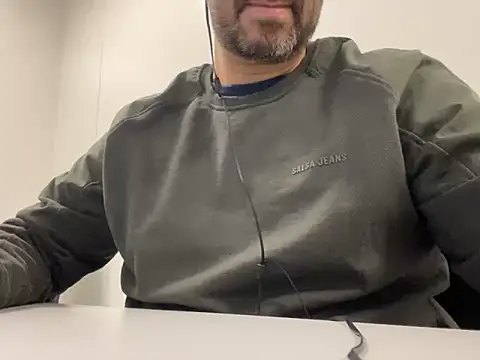 Snapshot of _MrPrecum_ chatting on December 11, 11:00 pm  MrPrecum  online show from December 11, 11:00 pm